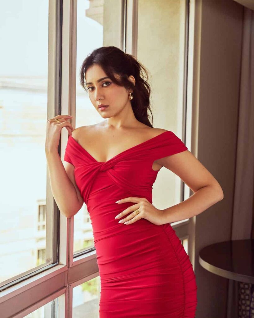 Red Hot Raashii Khanna Steals the Show
